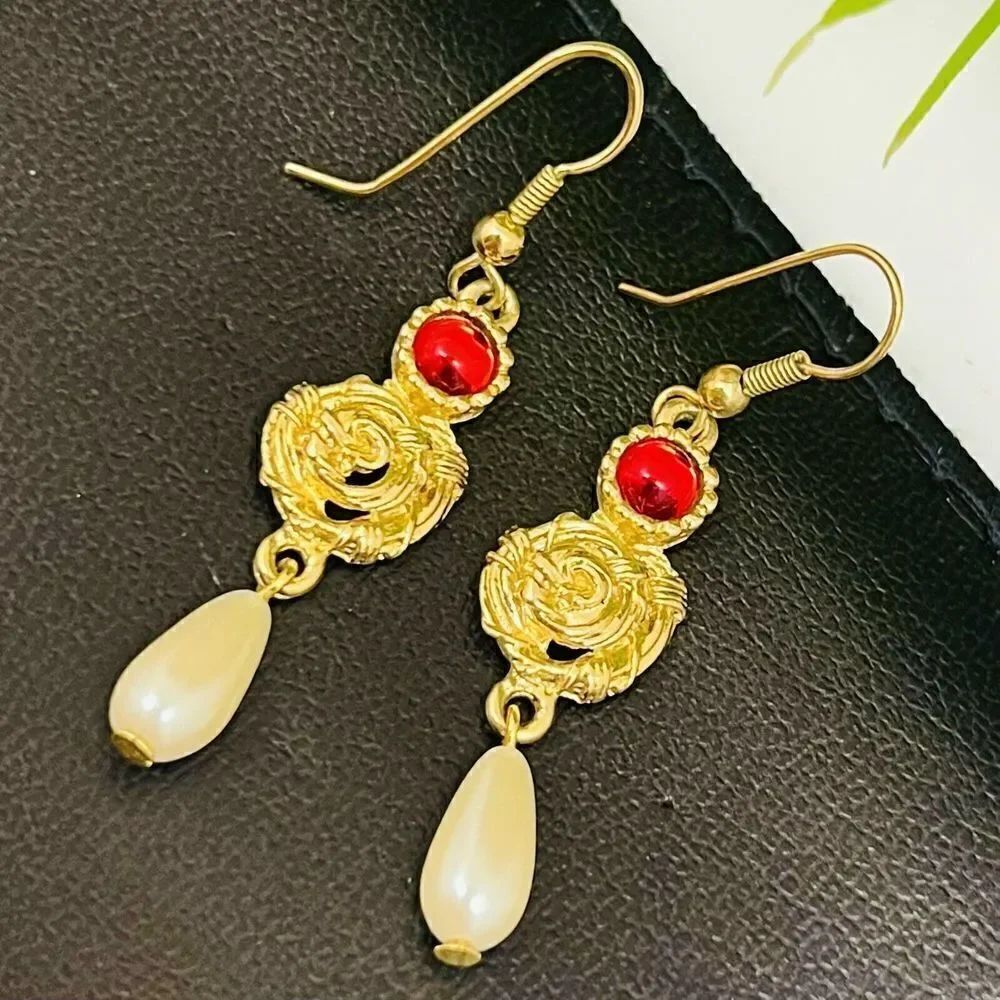 Vintage Earrings Red Lucite Gripoix Dangle Drop Pearls Gold Roses Pierced 1319